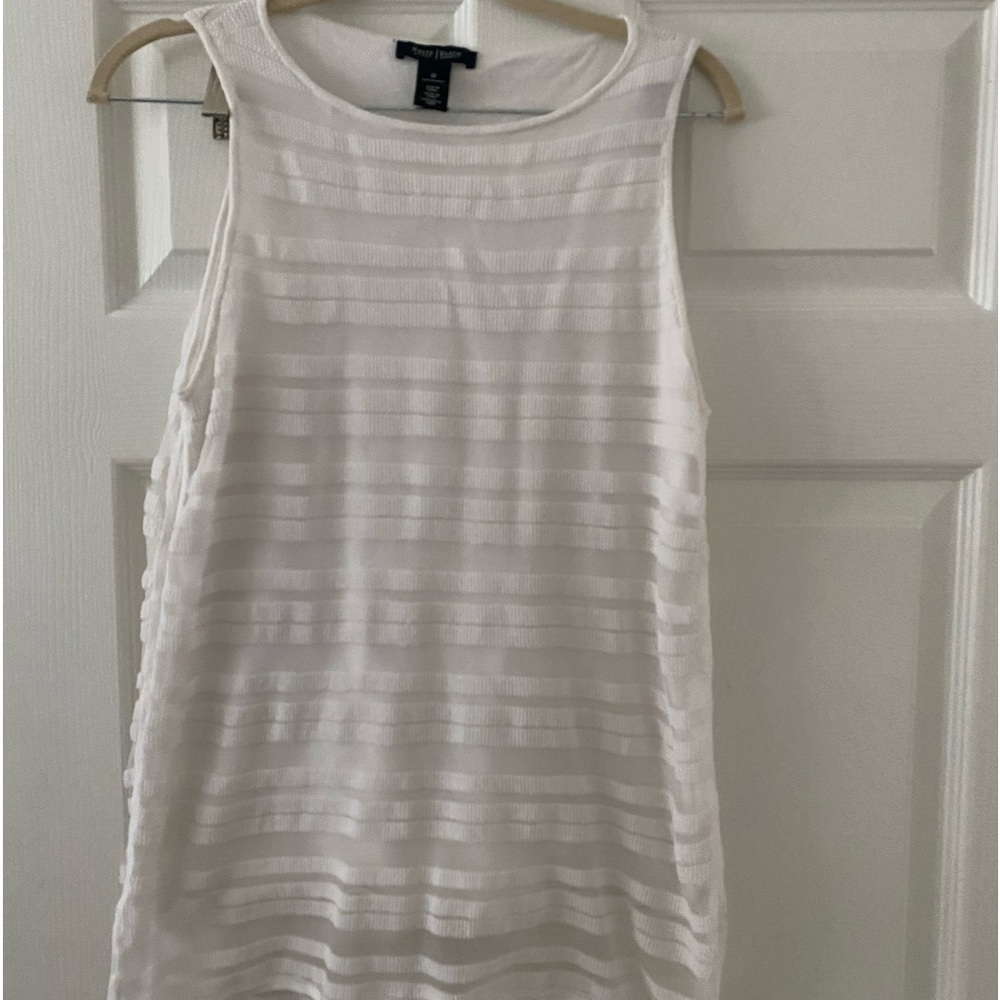 White House Blue Market white top -M